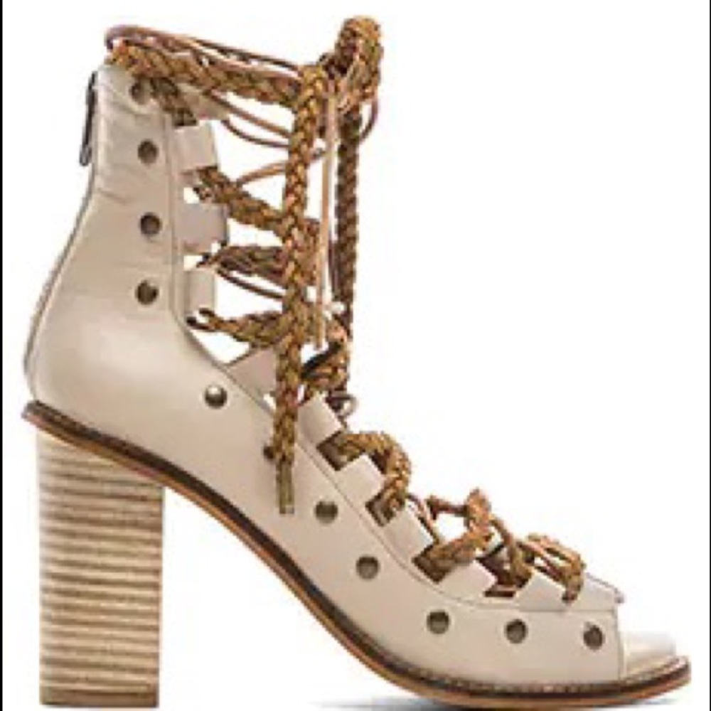FREE PEOPLE PEMBER HEELS SIZE 6 color NUDE